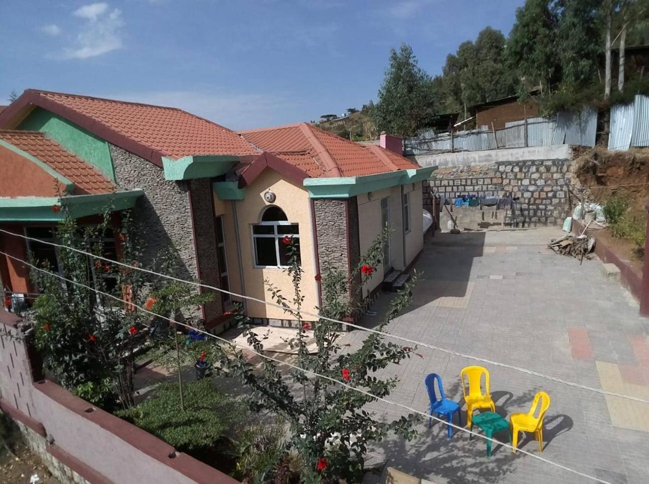 Хостел Gondar Backpackers Экстерьер фото